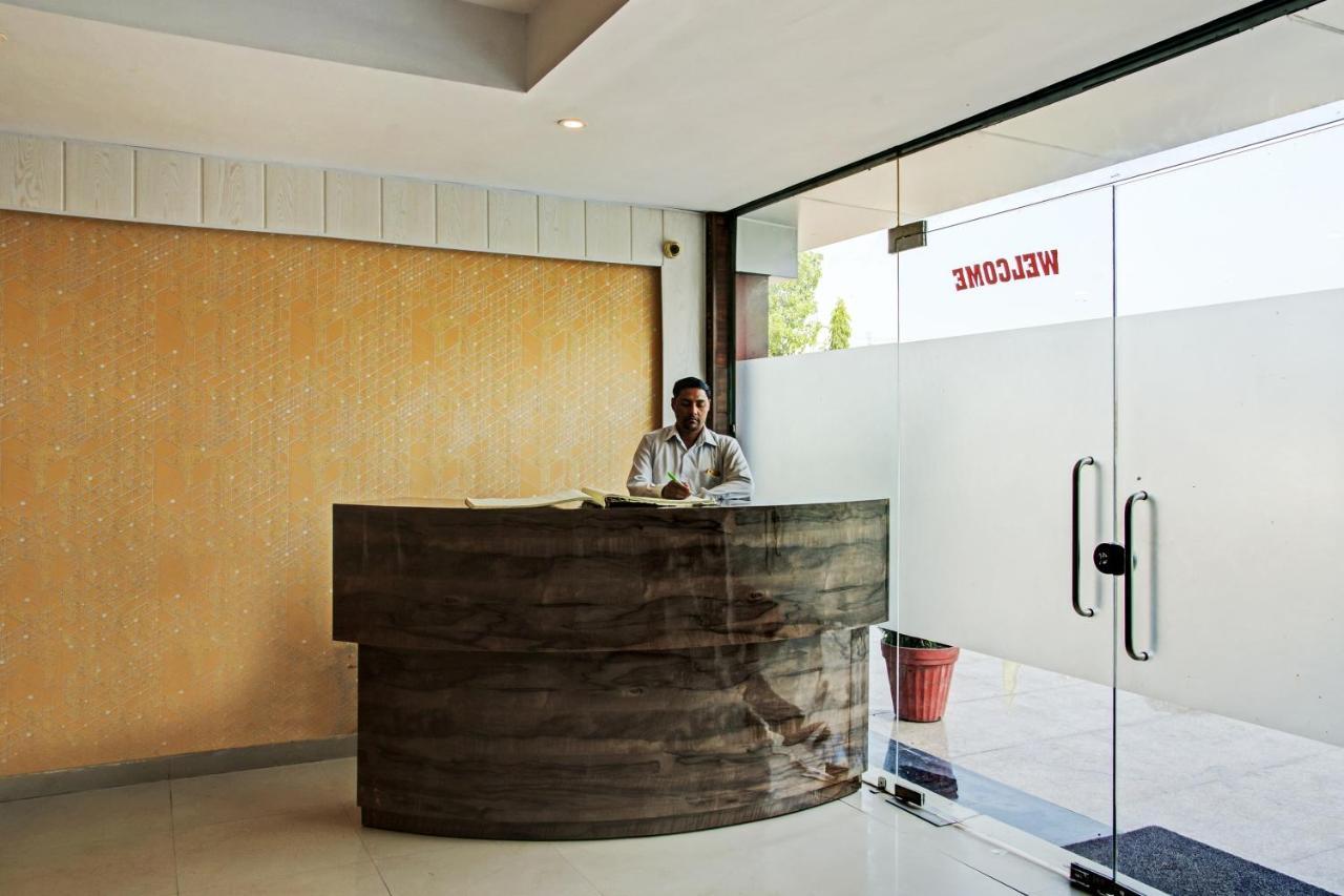 Oyo 62241 Swastik Garden Hotel Dhāmpur Buitenkant foto