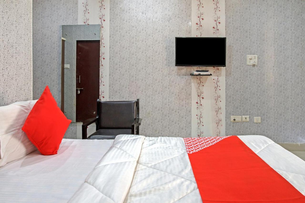 Oyo 62241 Swastik Garden Hotel Dhāmpur Buitenkant foto
