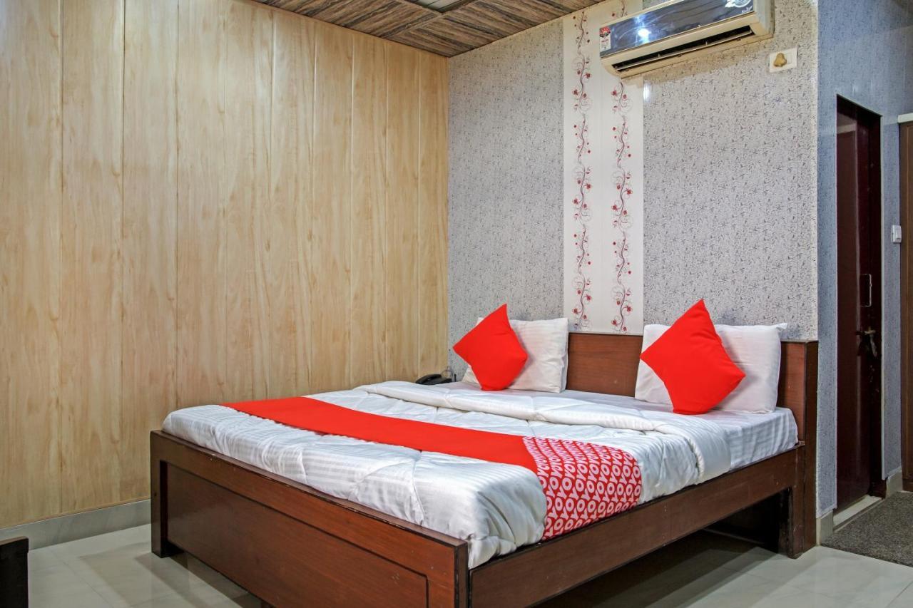 Oyo 62241 Swastik Garden Hotel Dhāmpur Buitenkant foto