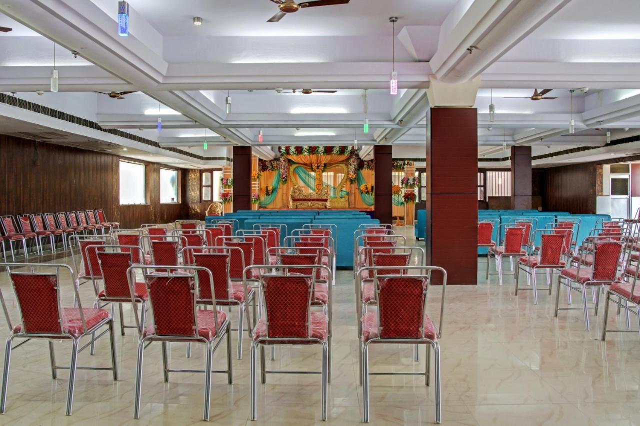 Oyo 62241 Swastik Garden Hotel Dhāmpur Buitenkant foto