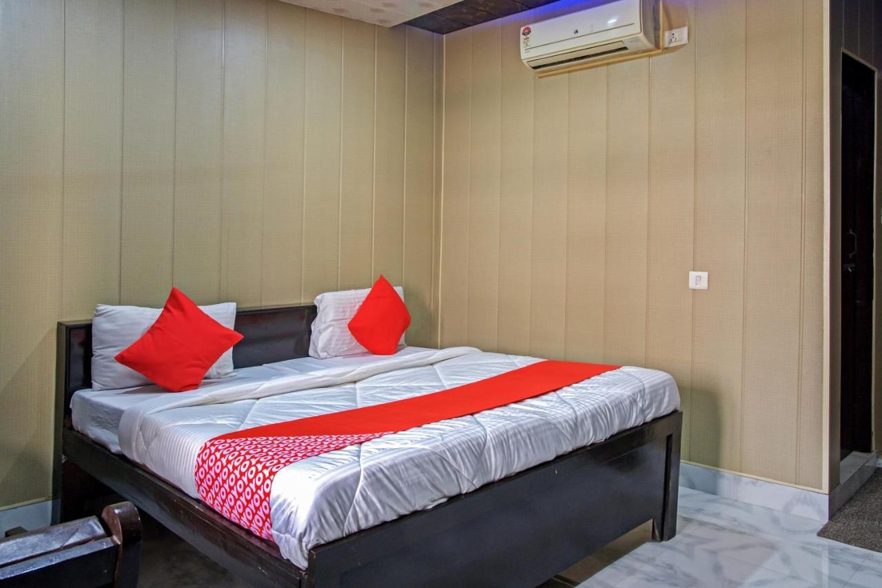 Oyo 62241 Swastik Garden Hotel Dhāmpur Buitenkant foto