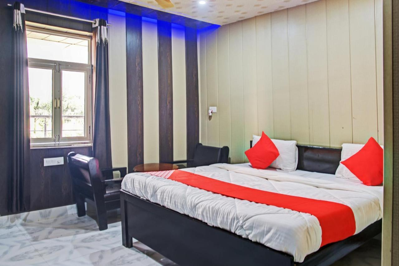 Oyo 62241 Swastik Garden Hotel Dhāmpur Buitenkant foto
