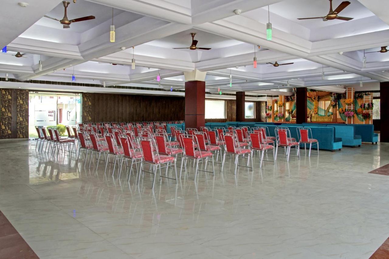 Oyo 62241 Swastik Garden Hotel Dhāmpur Buitenkant foto
